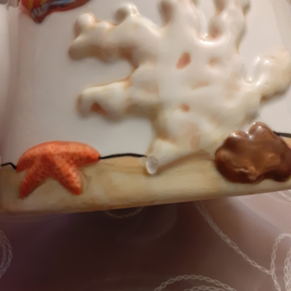 Ceramic Watering Can/Planter w/Tropical Fish Design 5" Tall Base 5.5" 4" Across - Picture 10 of 11